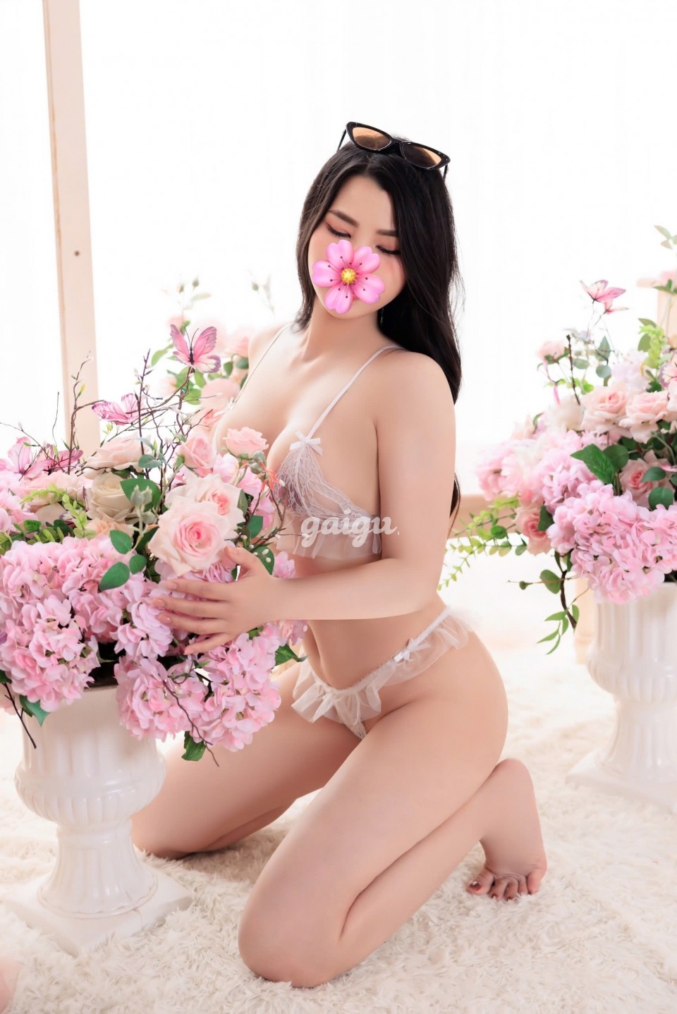 HÀNG MỚI LY LY XINH XẮN ,DA TRẮNG,DÁNG ĐẸP LẦN ĐẦU LÀM WEB - vào gaigu.link khi bị chặn