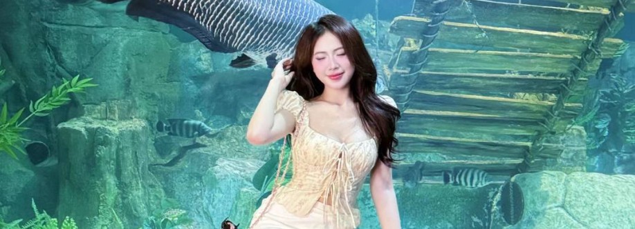 Huyền Trang Cover Image