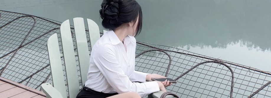 Thư Phạm Quỳnh Cover Image