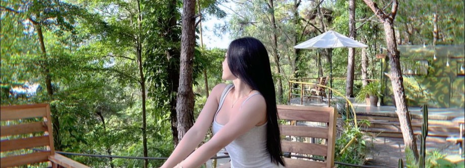 Tuyết Nguyễn Ánh Cover Image