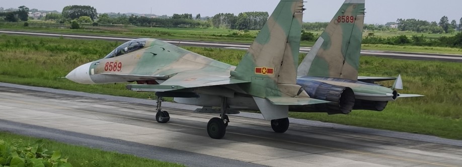 Hoàng Nguyễn Cover Image