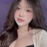 Em Cần Tiền Profile Picture